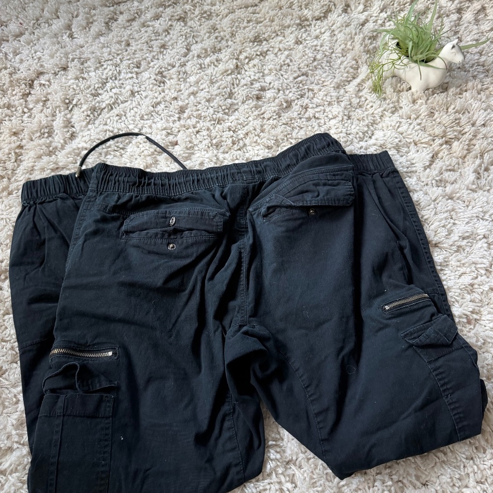 Men's Classic CSG workout athletic stretchy Black Cargo Pants your casual wardro